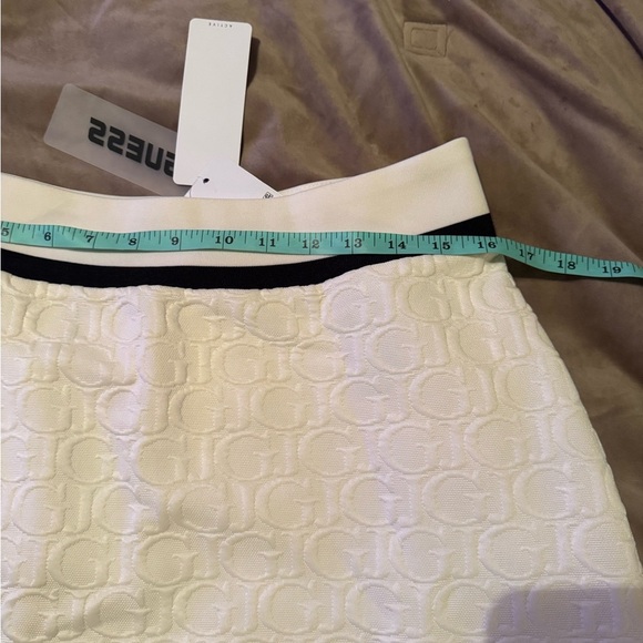 Guess mini skirt - Picture 3 of 8